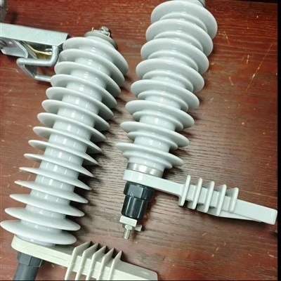 Ataliwr Ymchwydd Electroceramig